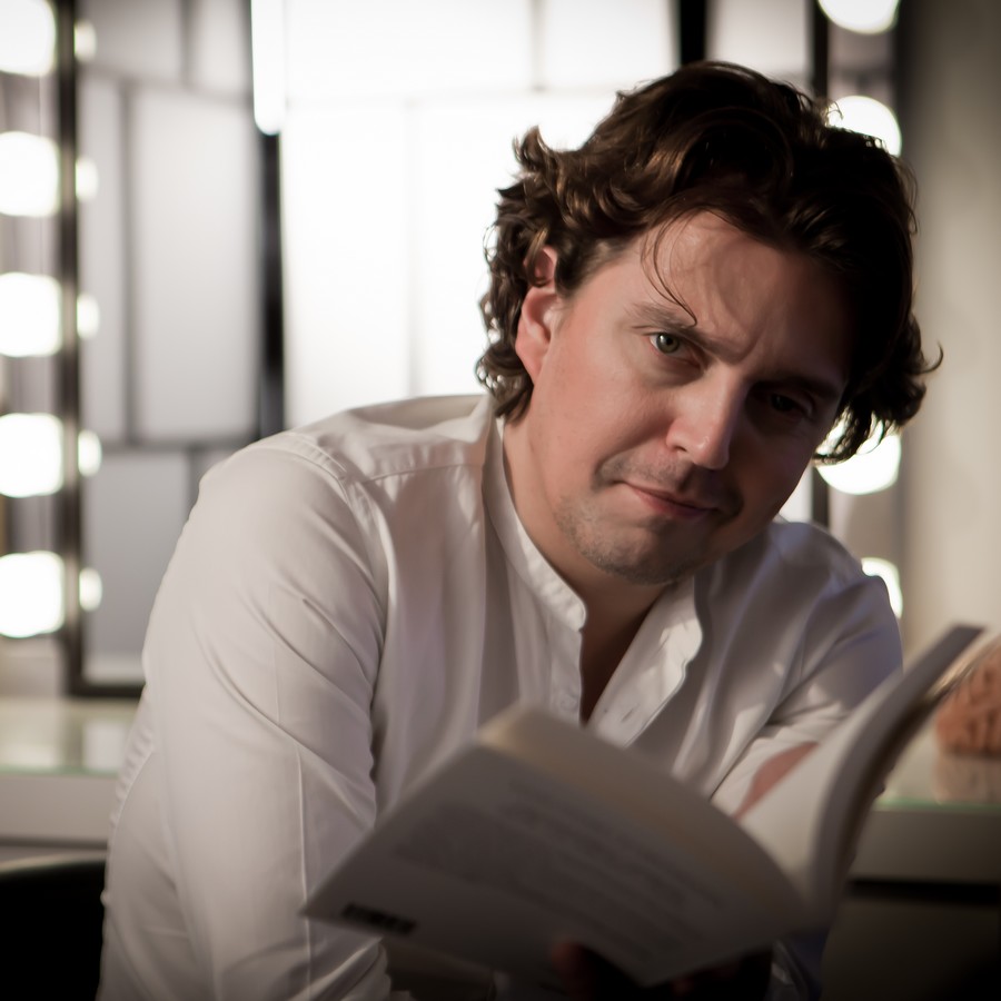 Alex Vizorek est une oeuvre d'art 5.jpg