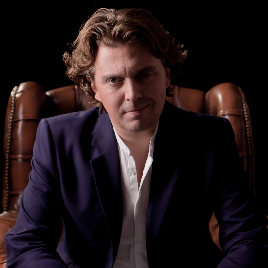 Alex Vizorek est une oeuvre d'art 2.jpg